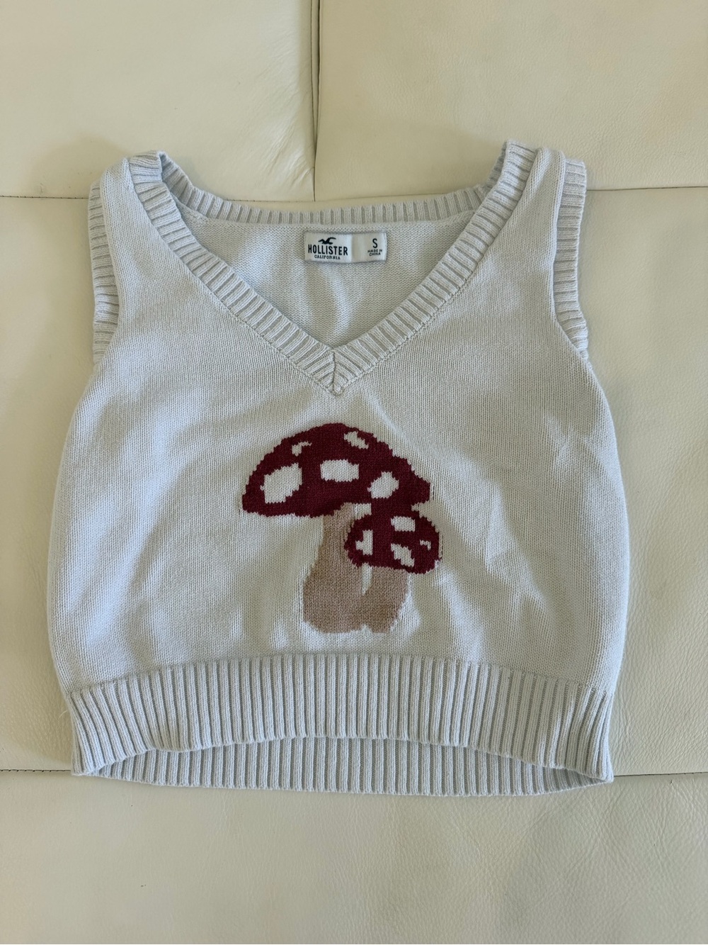 Hollister Cream Knit Mushroom Crop Top with Red Accent